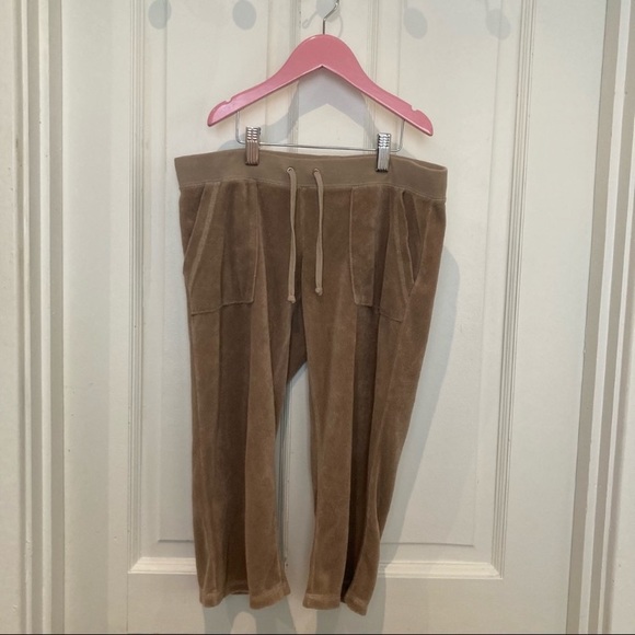 Juicy Couture Capris - Picture 1 of 7